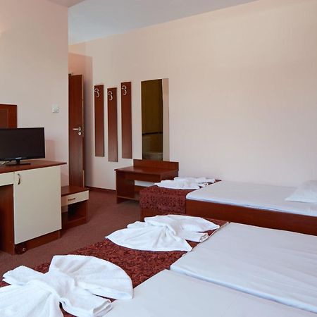 Guesthouse Kirov Ravda ภายนอก รูปภาพ