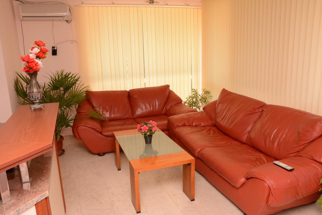 Guesthouse Kirov Ravda ภายนอก รูปภาพ