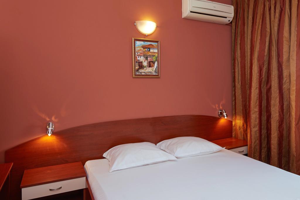 Guesthouse Kirov Ravda ภายนอก รูปภาพ
