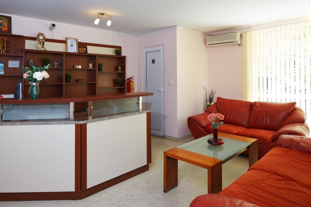 Guesthouse Kirov Ravda ภายนอก รูปภาพ